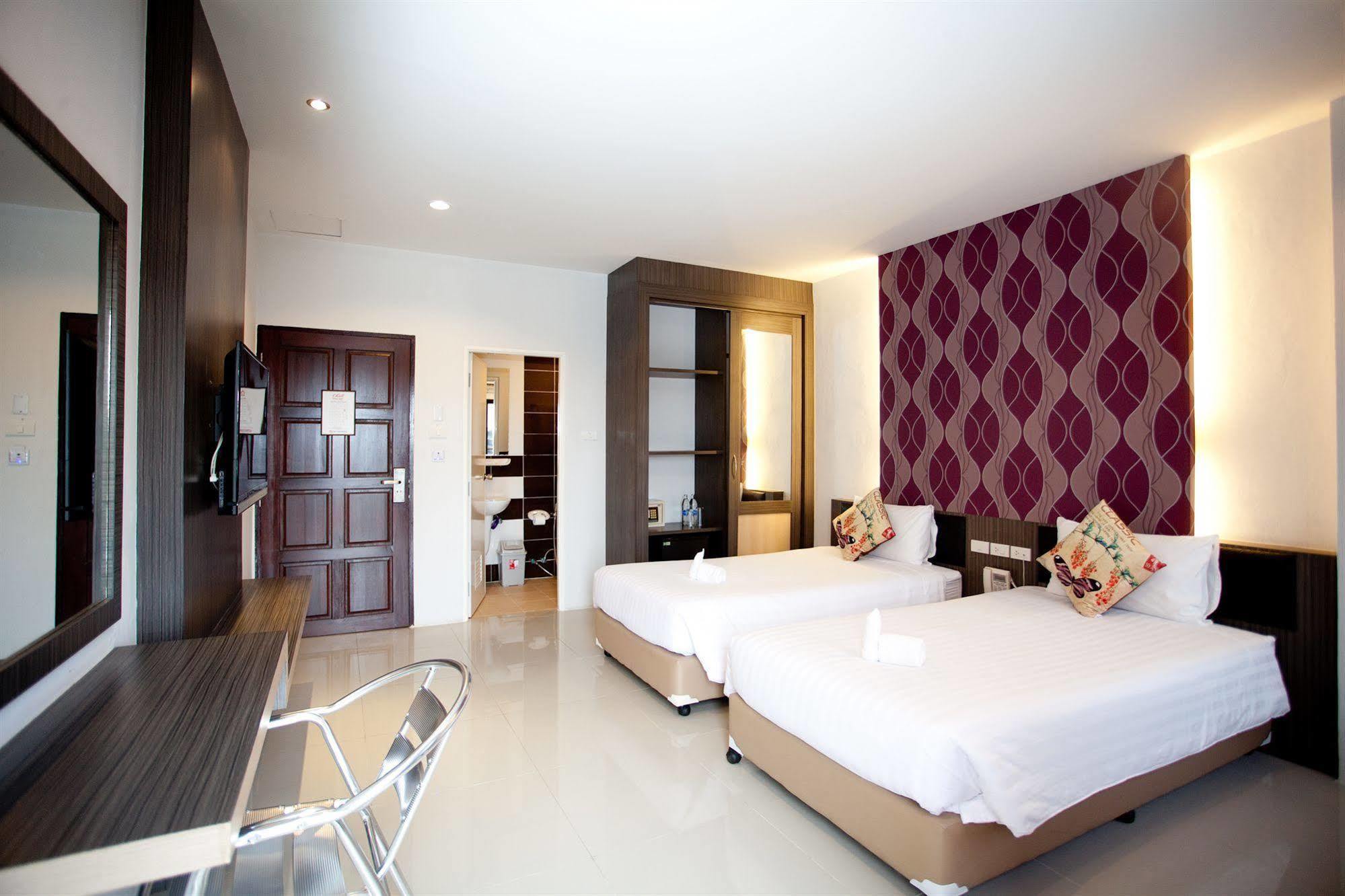Studio Patong By Icheck Inn Phuket Exterior photo